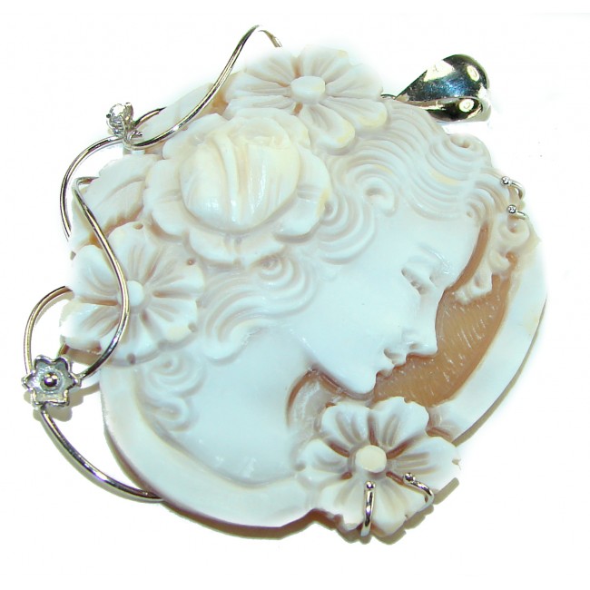 Exquisite oval Cameo .925 Sterling Silver handcrafted Made in Italy Statement pendant