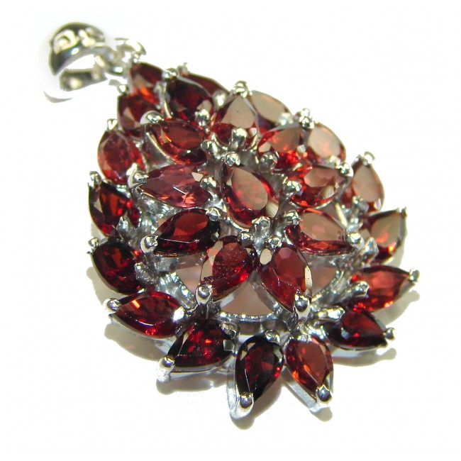 Luxurious genuine 18.5 carat Garnet .925 Sterling Silver handmade pendant