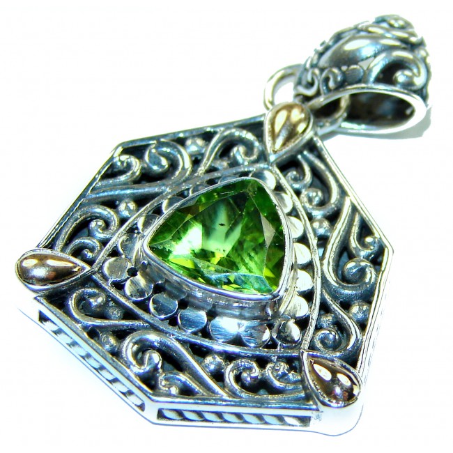 Bianca - Authentic 9.5 carat Peridot 2 tones .925 Sterling Silver handmade Pendant