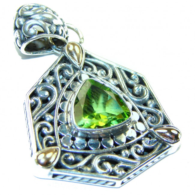 Bianca - Authentic 9.5 carat Peridot 2 tones .925 Sterling Silver handmade Pendant