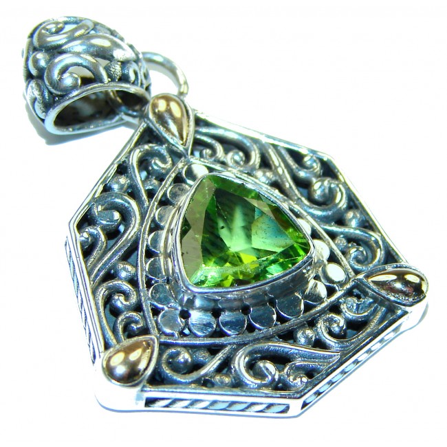 Bianca - Authentic 9.5 carat Peridot 2 tones .925 Sterling Silver handmade Pendant